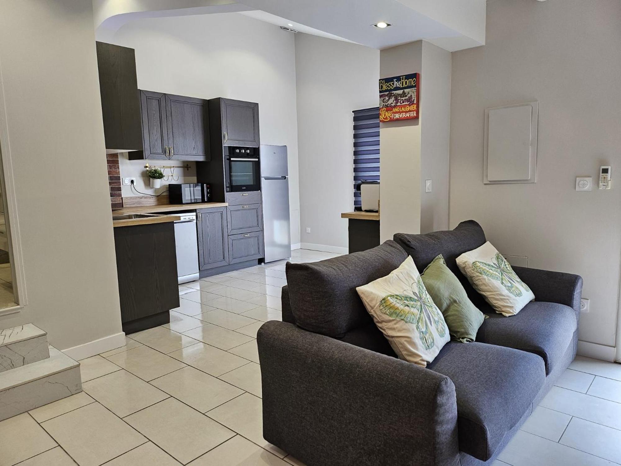 Agreable Logement Avec Terrasse Saint-Victoret المظهر الخارجي الصورة