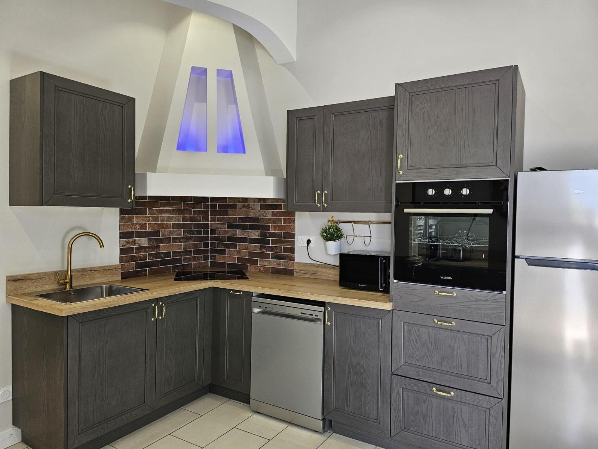 Agreable Logement Avec Terrasse Saint-Victoret المظهر الخارجي الصورة